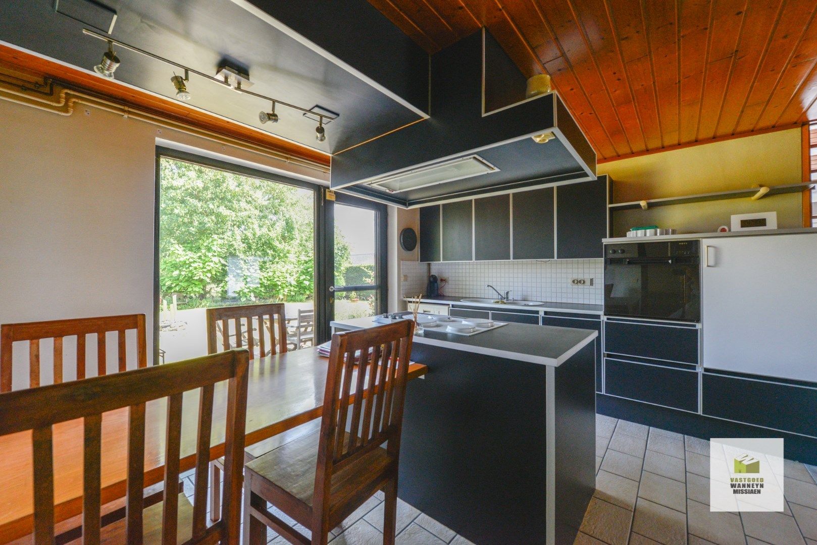 Vrijstaande woning op 700m2 met 3 slpk en zonnige tuin in woonwijk  foto 10