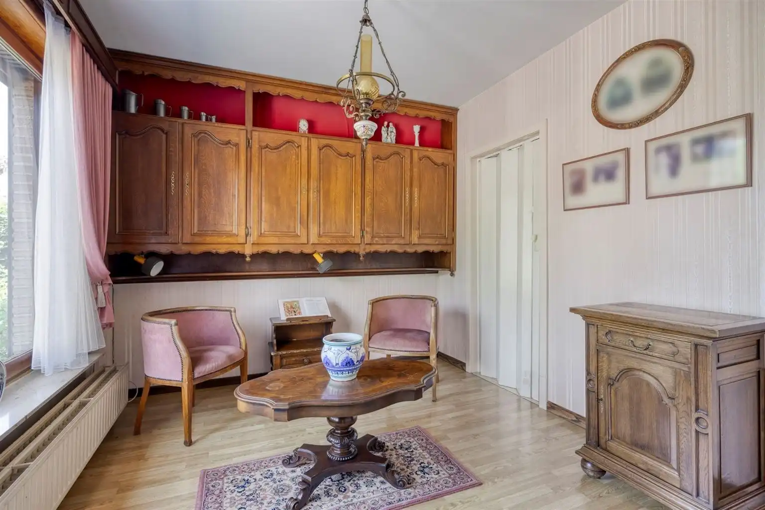 Vrijstaande woning met 4 slaapkamers, ruime tuin en garage op een riant perceel van 9a99ca, rustig gelegen nabij het centrum van Maaseik.  foto 10