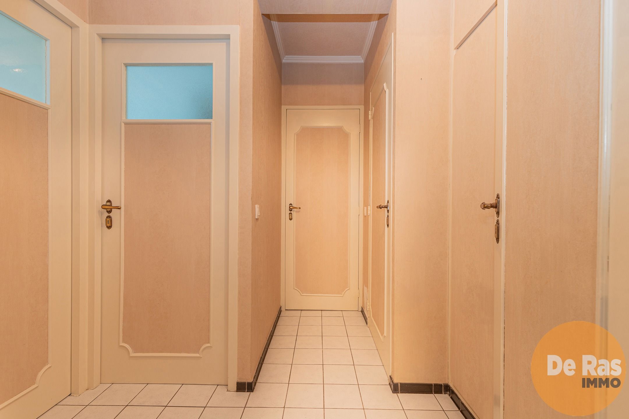 AALST–Instapklaar en goed gelegen 2-slaapkamerappartement foto 8