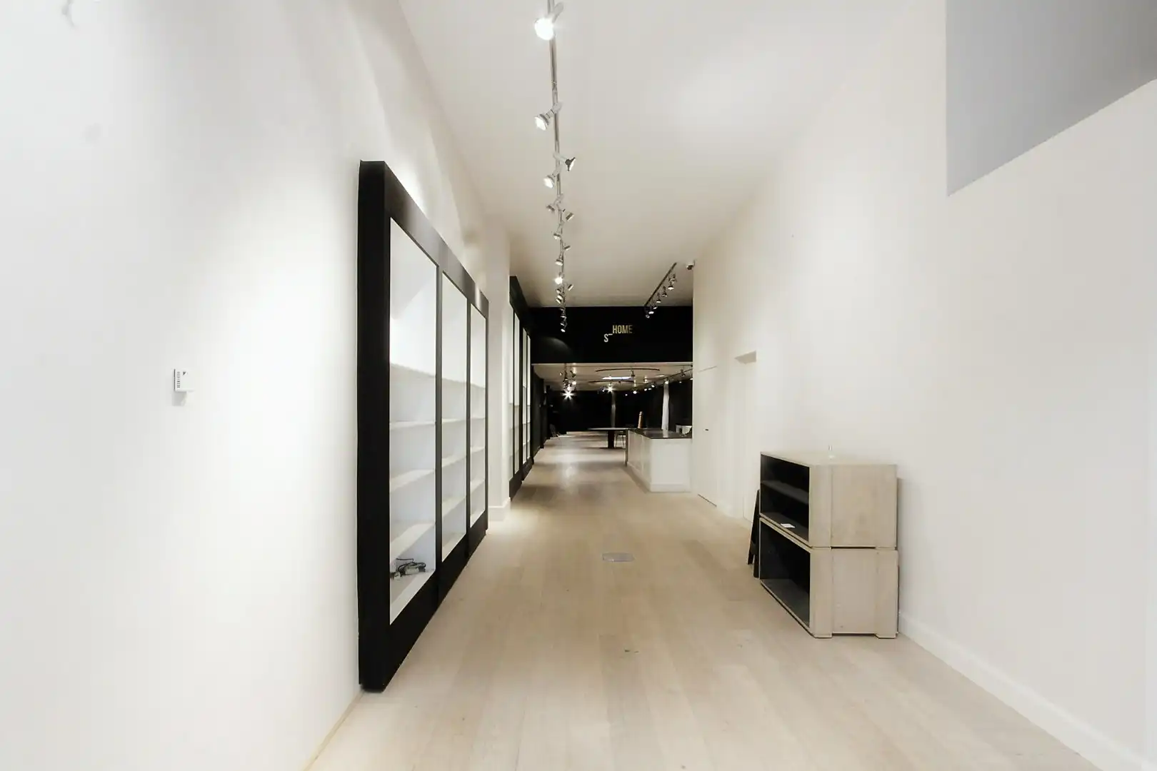 Centraal gelegen handelspand Lippenslaan 132 foto 2