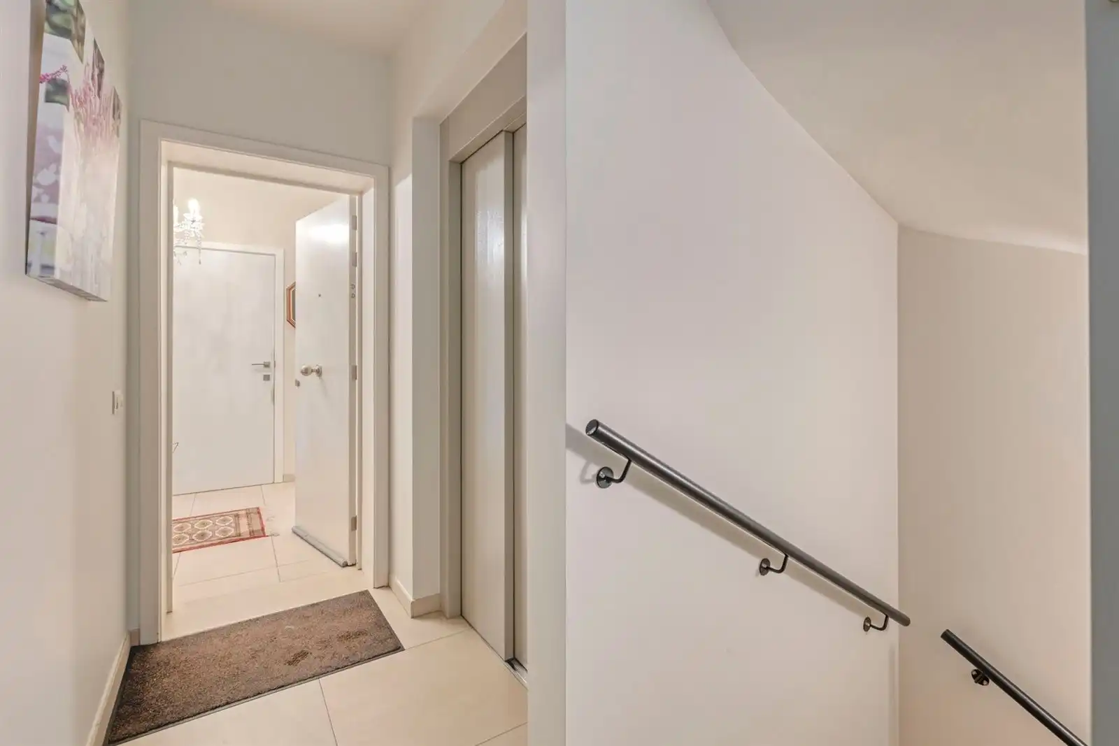 Instapklaar appartement met 2 slpk en ruim terras foto 3