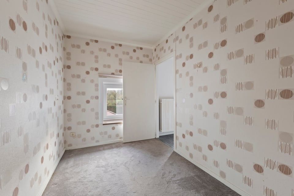 HANDELSHUIS MET PARKING OP EEN TOPLOCATIE IN LINTER foto 22