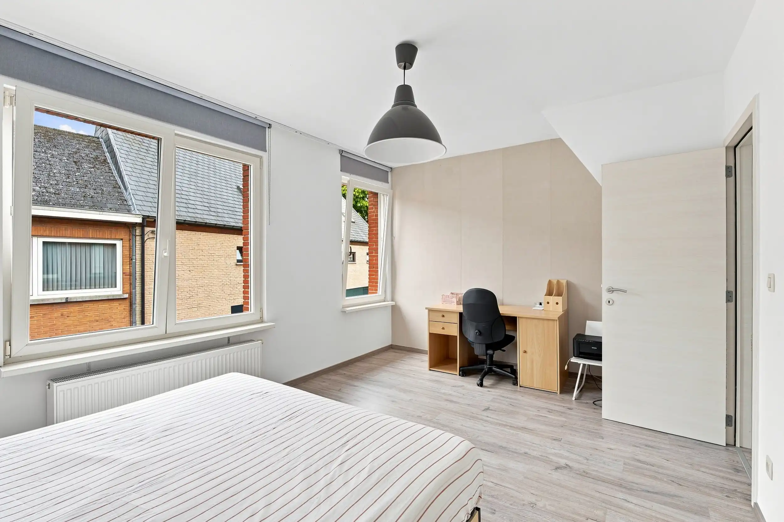 Instapklare woning in het centrum van Zele foto 8
