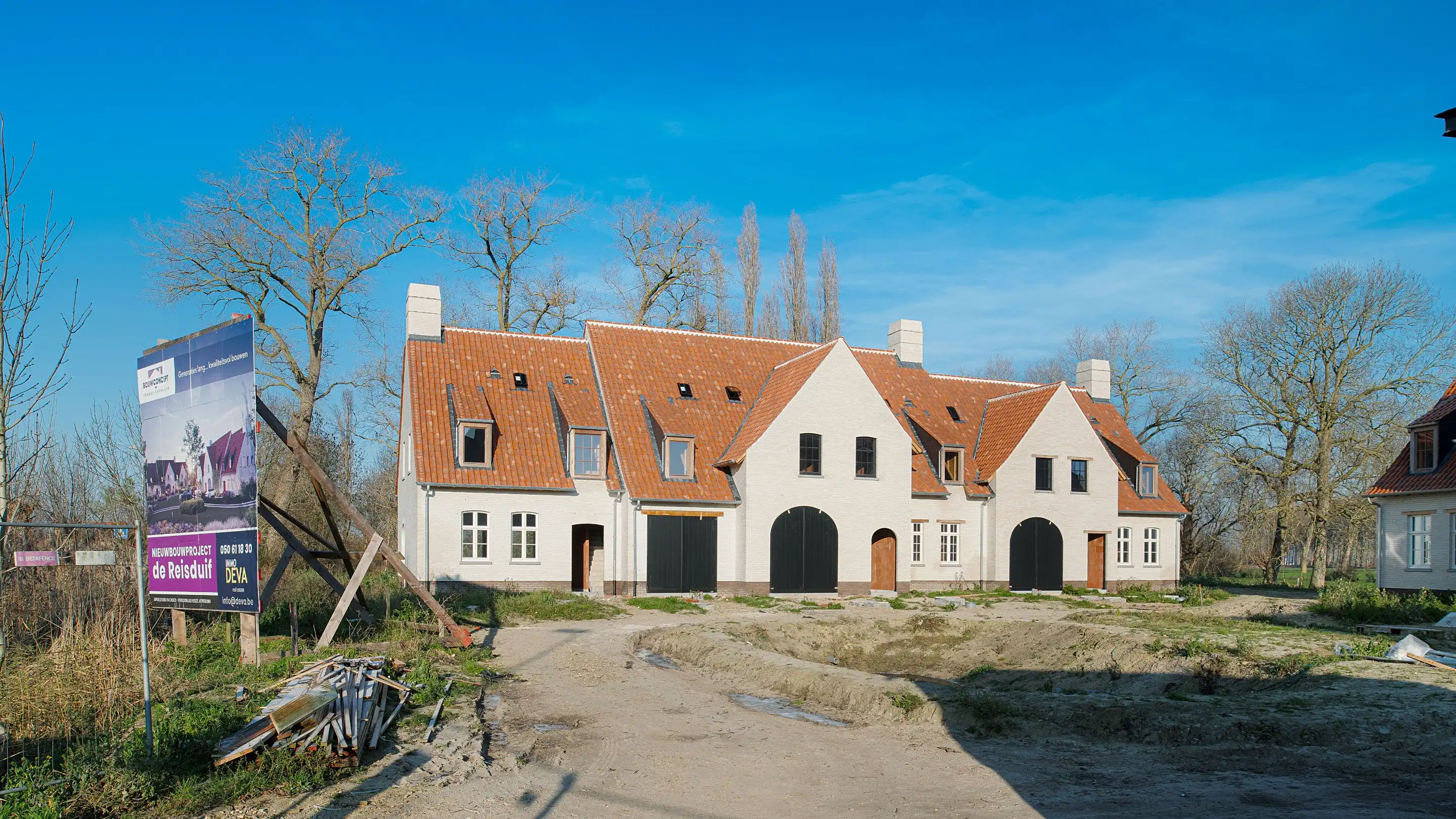 Nieuwbouw casco woning rustig gelegen te Lapscheure. foto {{pictureIndex}}