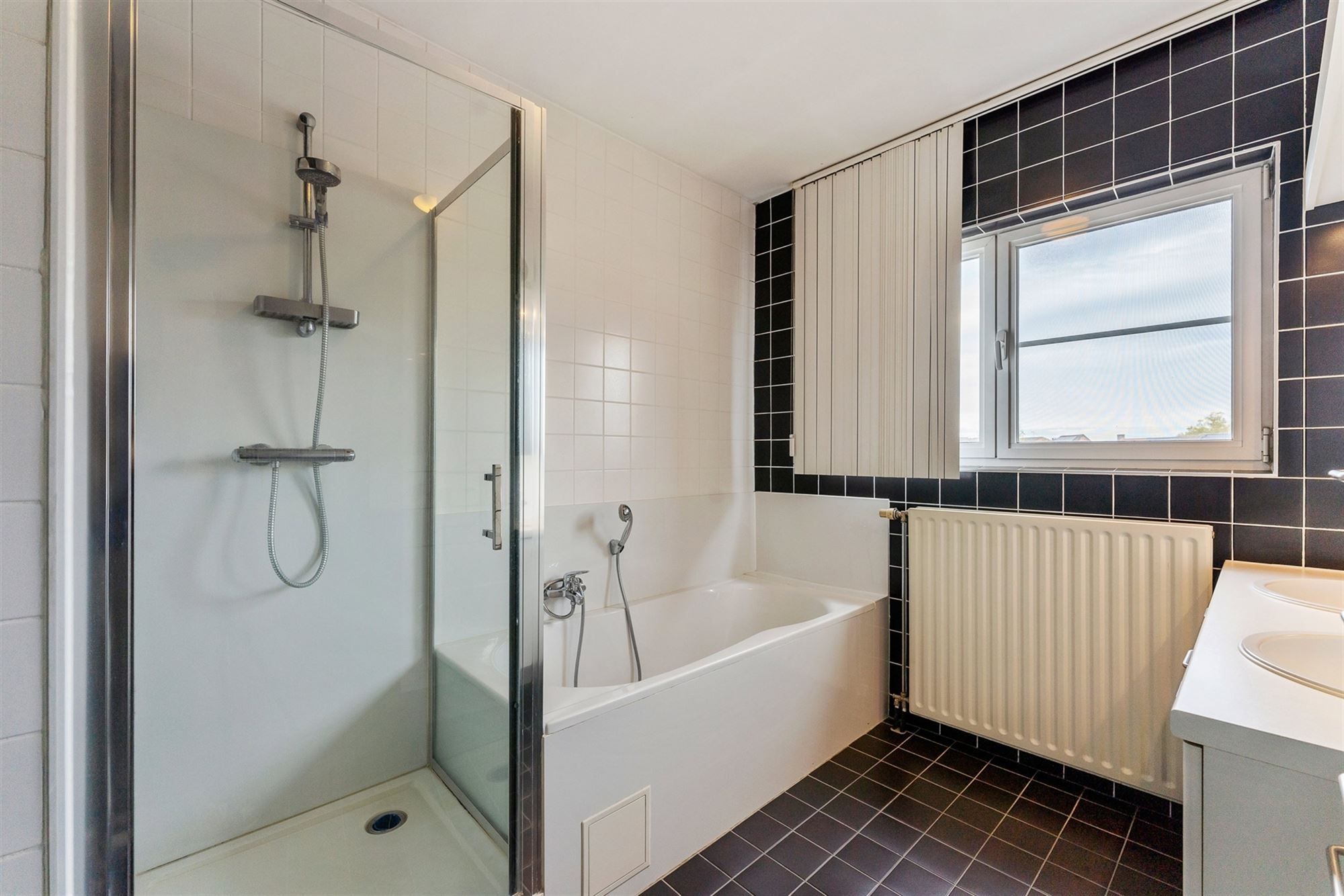 PERFECT ONDERHOUDEN DUPLEX APPARTEMENT (157M²) MET 3 SLAAPKAMERS EN RUIM TERRAS TE HERENTALS CENTRUM foto 17