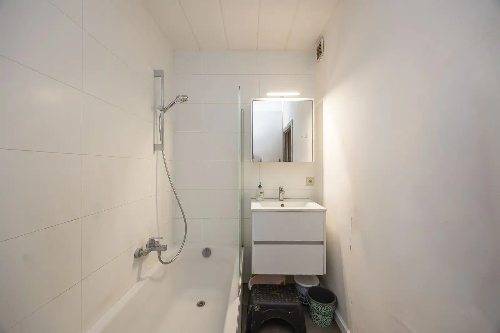 Centraal gelegen appartement met 2 slaapkamers en een autostaanplaats. foto 12