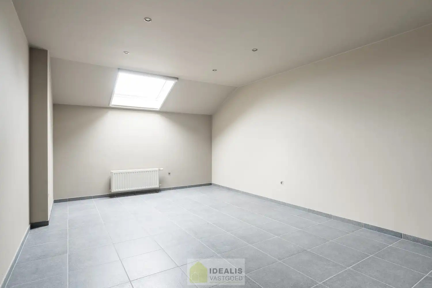 INSTAPKLARE HANDELSRUIMTE VAN MAAR LIEFST +- 410M² MET RIANTE WONING OP SCHITTERENDE COMMERCIËLE ZICHTLOCATIE!! foto 55