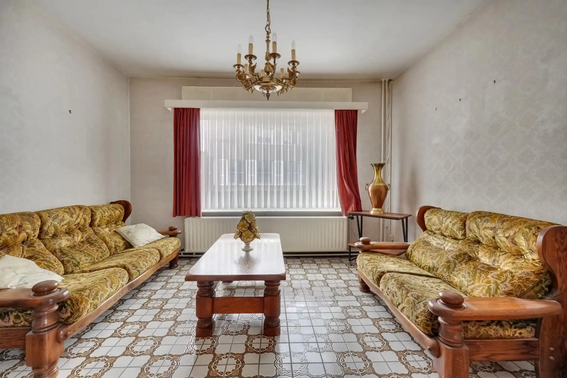 Ruime, centraal gelegen woning met renovatiepotentieel foto 5