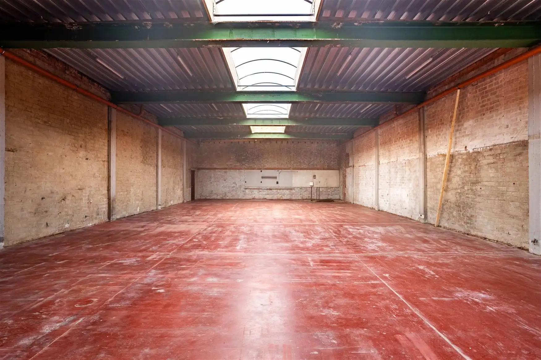 Ruim magazijn op strategische locatie in Merelbeke foto 2
