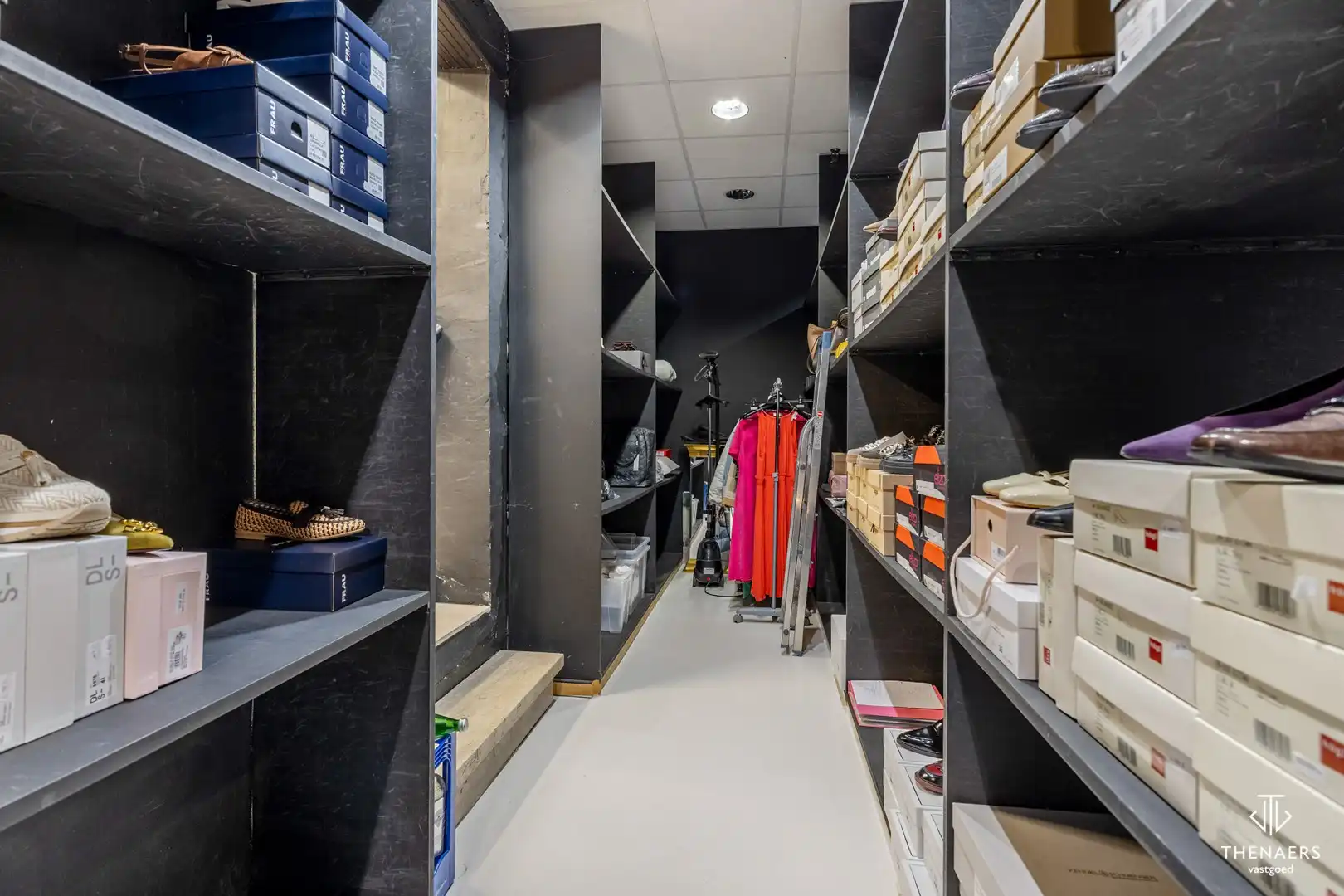 Veelzijdig handelspand van 149 m² in het commerciële hart van Sint-Truiden. foto 13