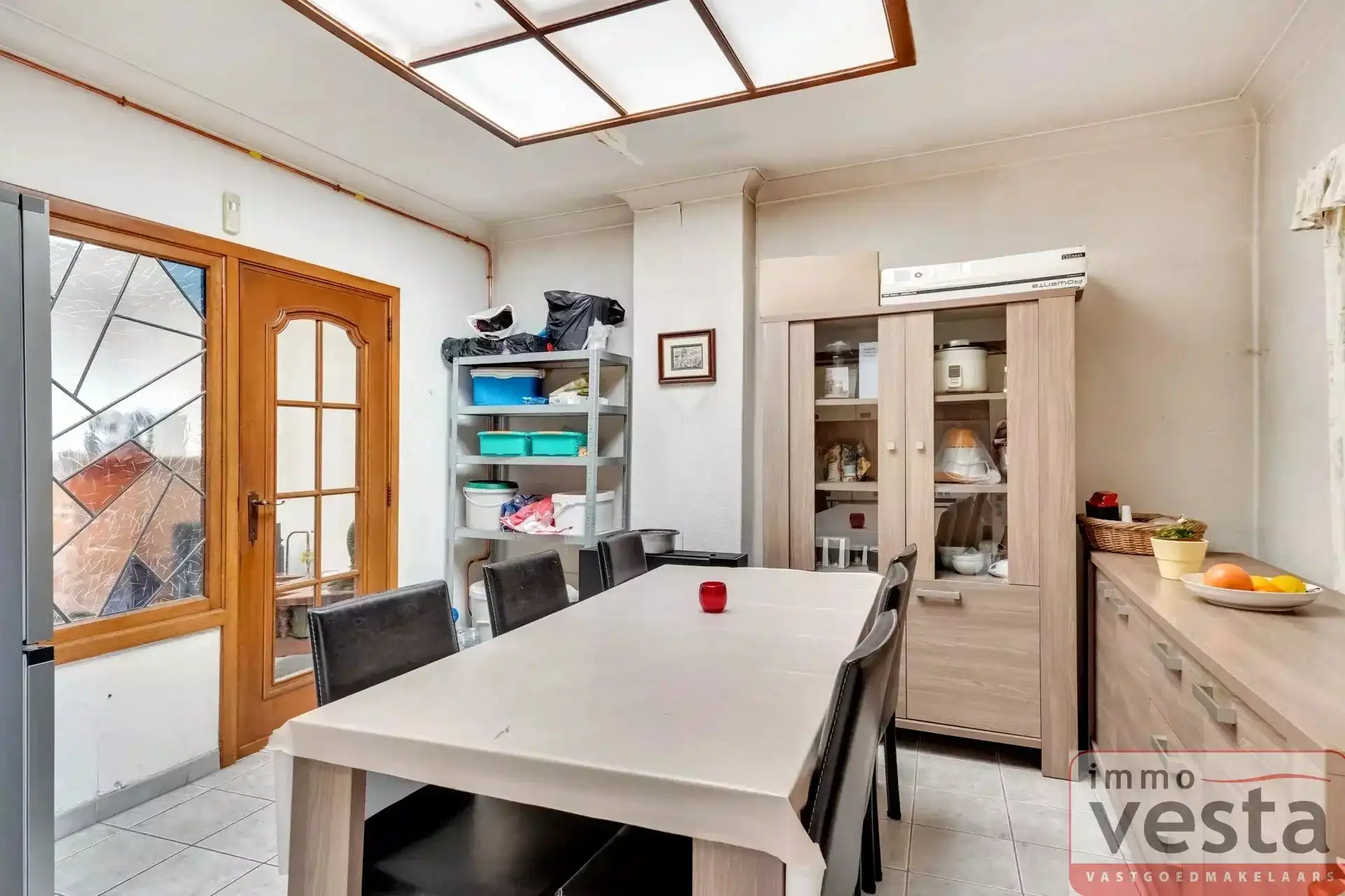 Ruime, te renoveren stadswoning met grote tuin foto 10