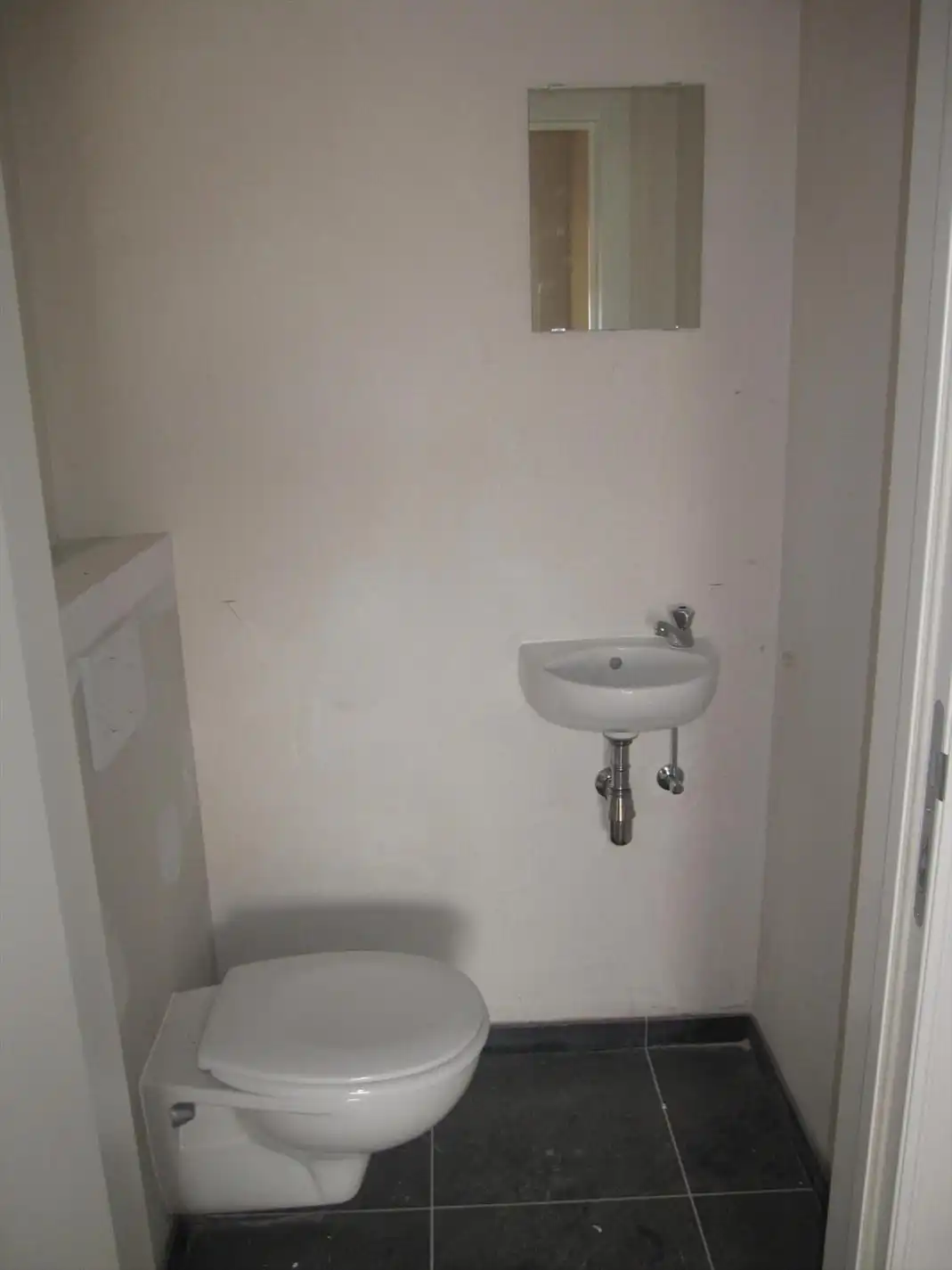 recent appartement met garage en kelderberging foto 9