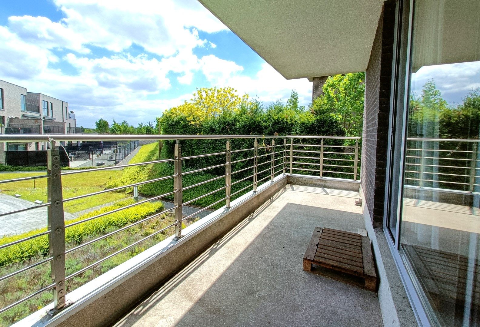 MODERN APPARTEMENT MET TERRAS EN GARAGE foto 3