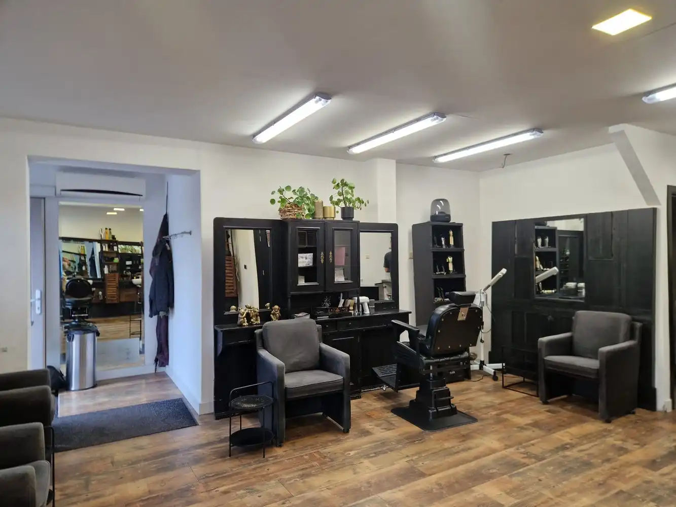 Handelsgelijkvloers (46 m²) te huur op toplocatie in Rekem foto 7