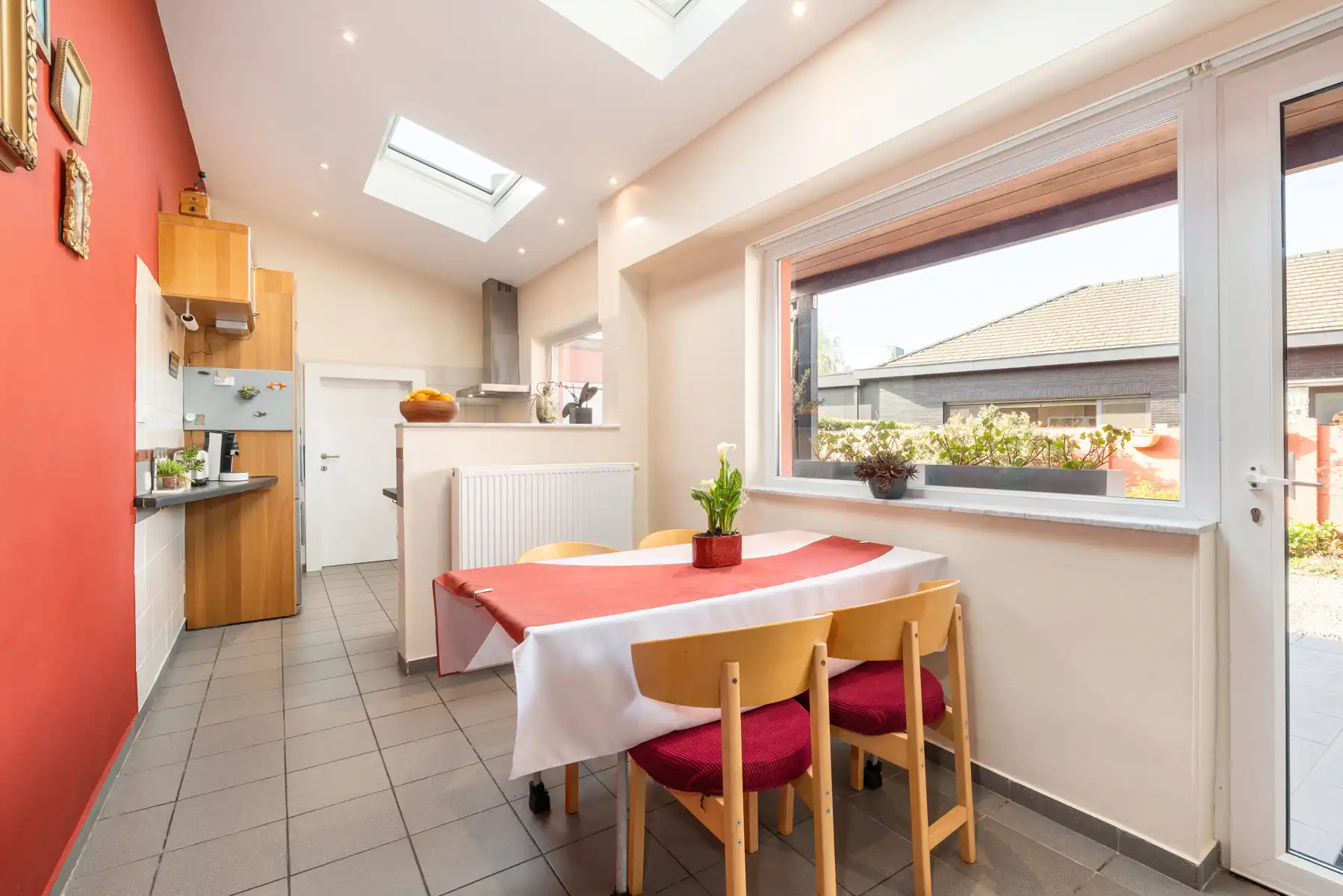 Woning met 4 slaapkamer, 2 badkamers en garage/atelier foto 10