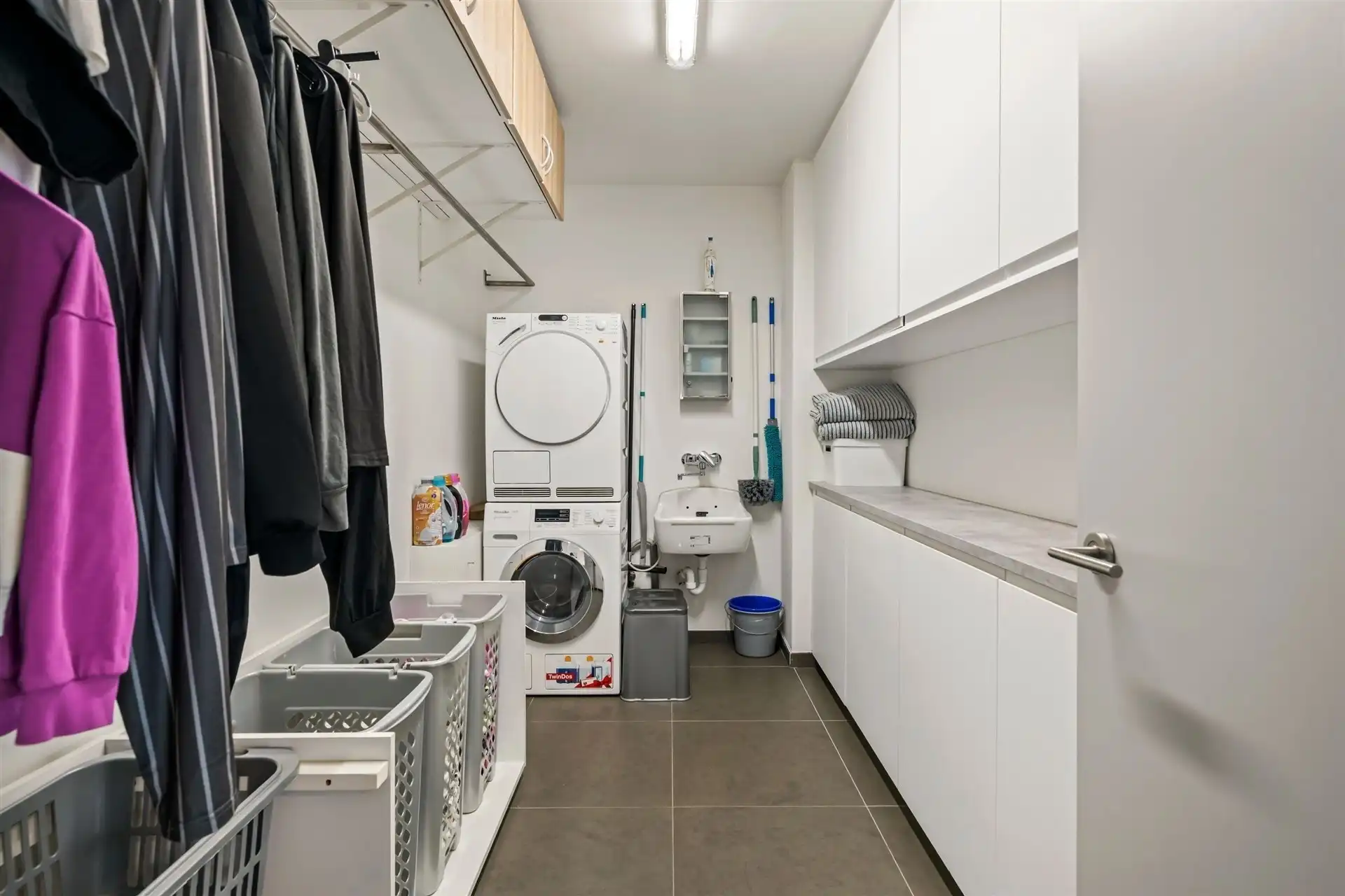 Instapklare gezinswoning met polyvalente ruimte in het hartje van Meerdonk foto 18