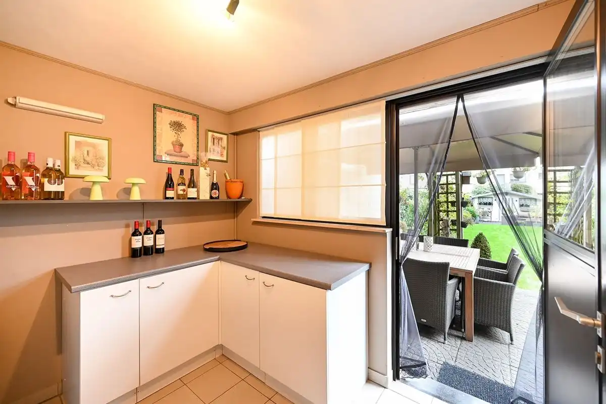 Bel-etage in zeer fijne woonwijk foto 25