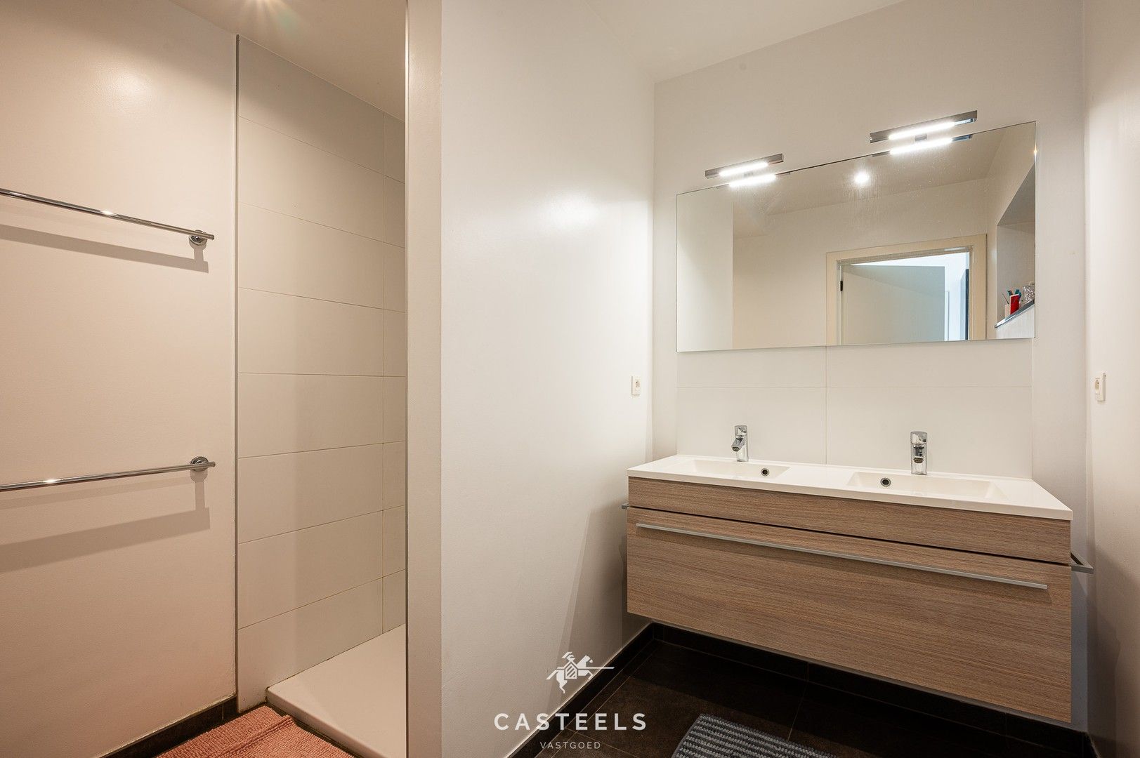 Gelijkvloers appartement met tuin aan het station van De Pinte foto 14