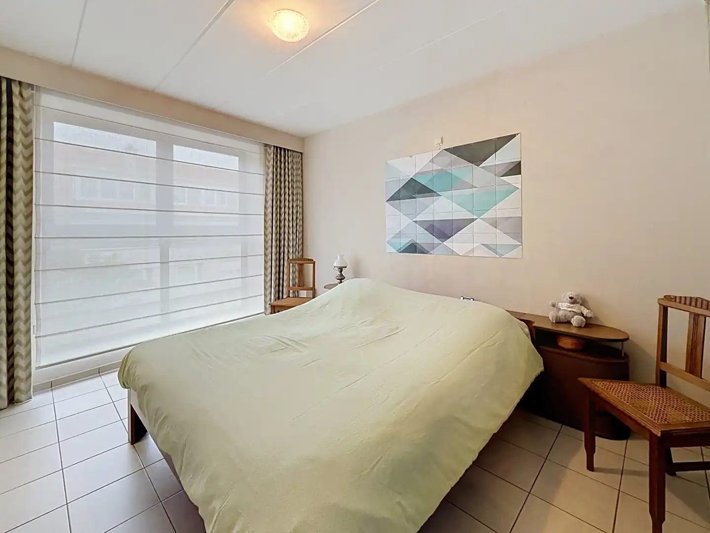 Instapklare bel-etage met drie slaapkamers, garage en zonnige buitenruimtes. foto 23
