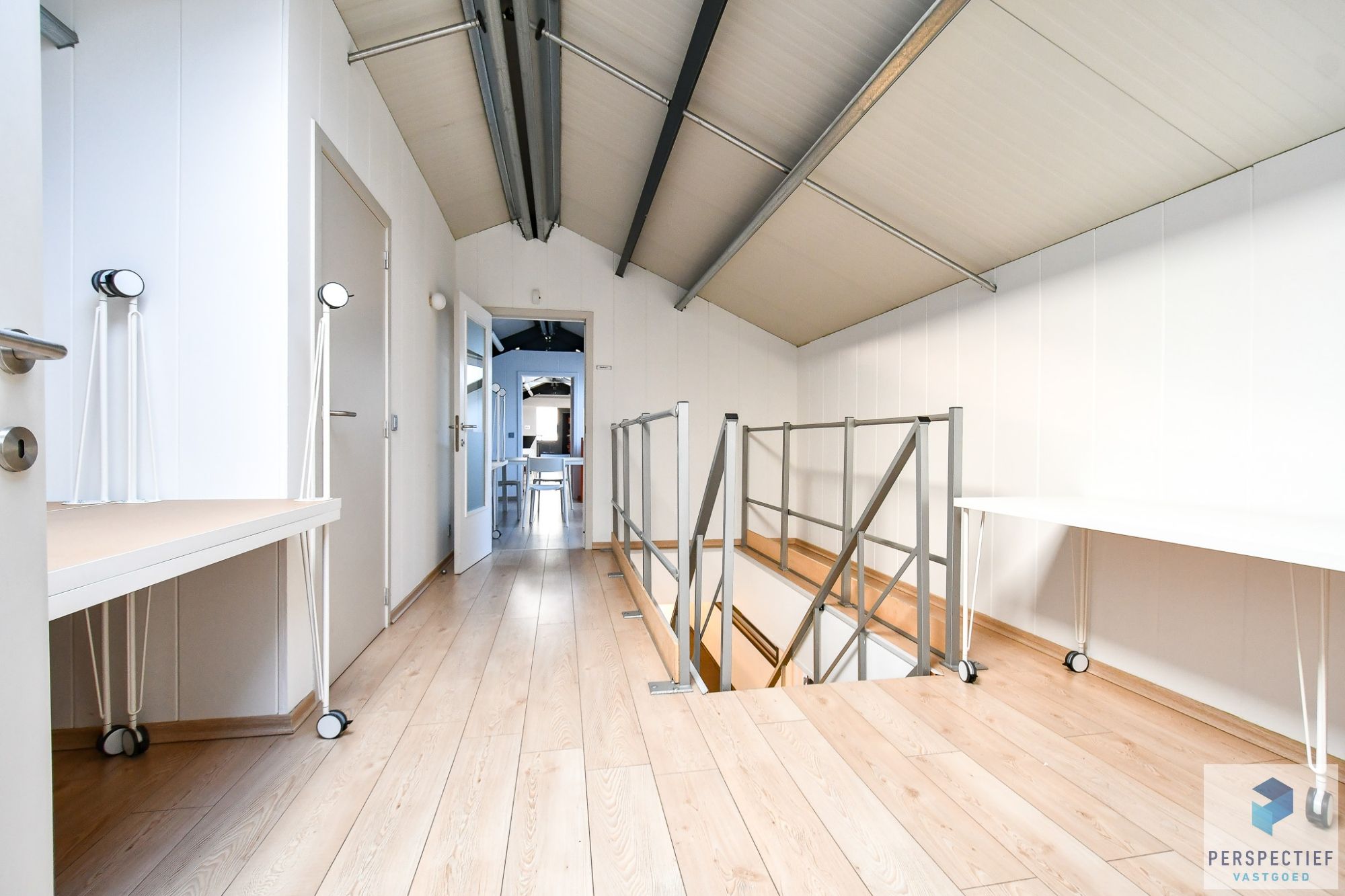 Uiterst goed gelegen polyvalente bedrijfsgebouw met 11 kantoorruimtes en een bruikbare vloeroppervlakte van 685m² foto 20