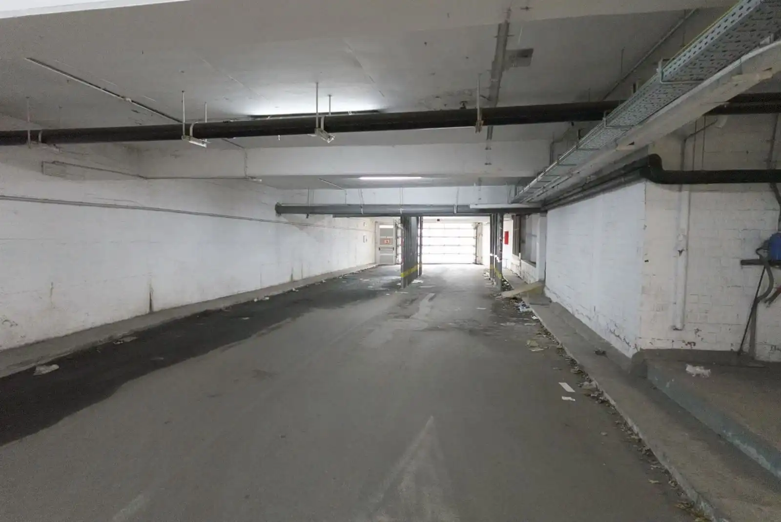 3 garages te koop in Anderlecht foto 2