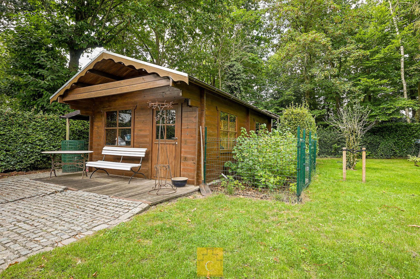 ruime villa op een zonnig perceel aan de rand van het bos, heel veel privacy, met zwemspa en barrelsauna, grote garage, perceel 1050 m2 foto 10