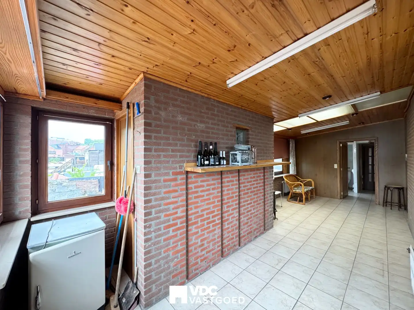 Te renoveren woning met werkplaats, garage en veel potentieel foto 14