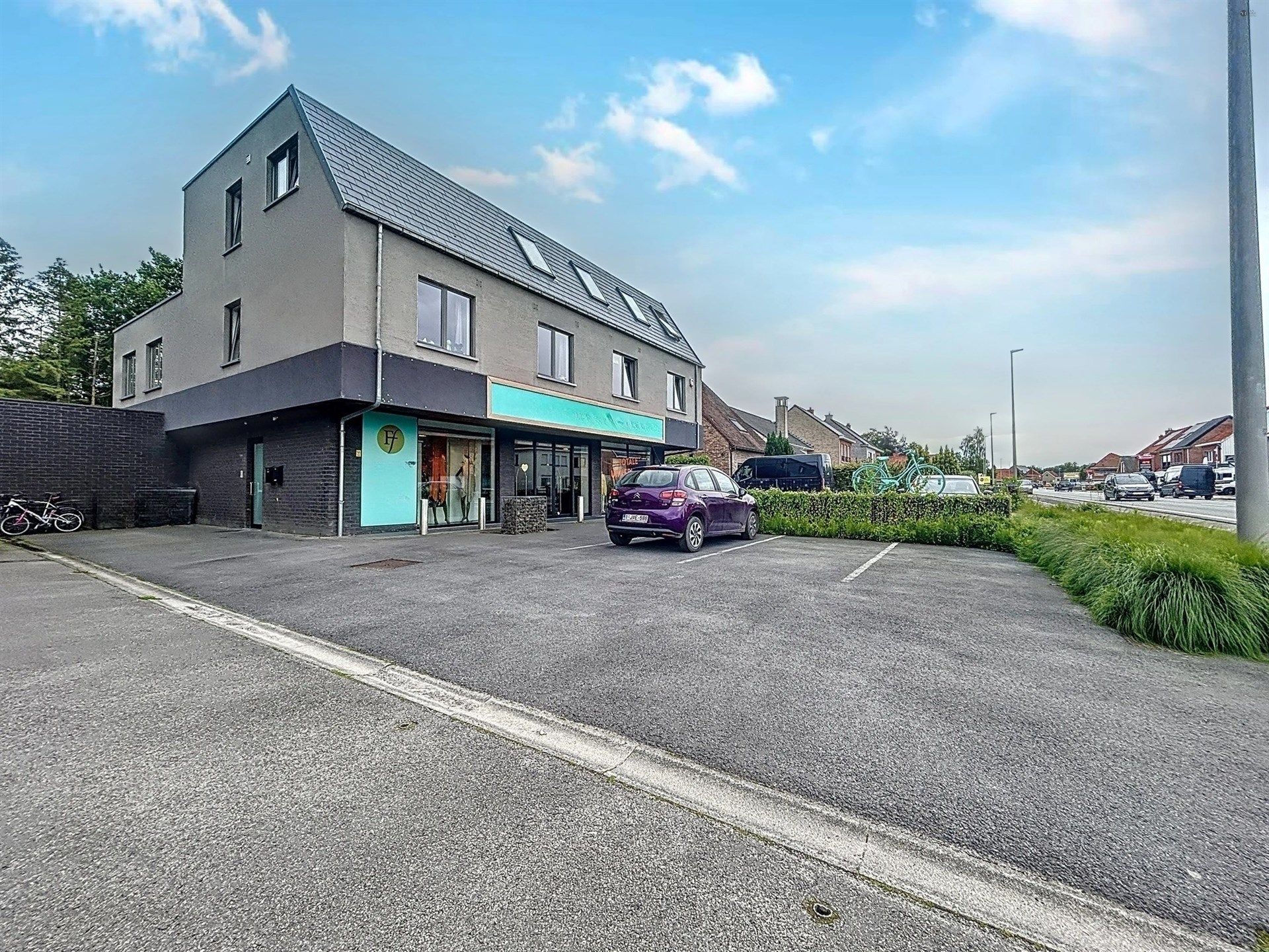 Gunstig gelegen handelszaak met parking voor de deur op perceel van 1147m² foto 9