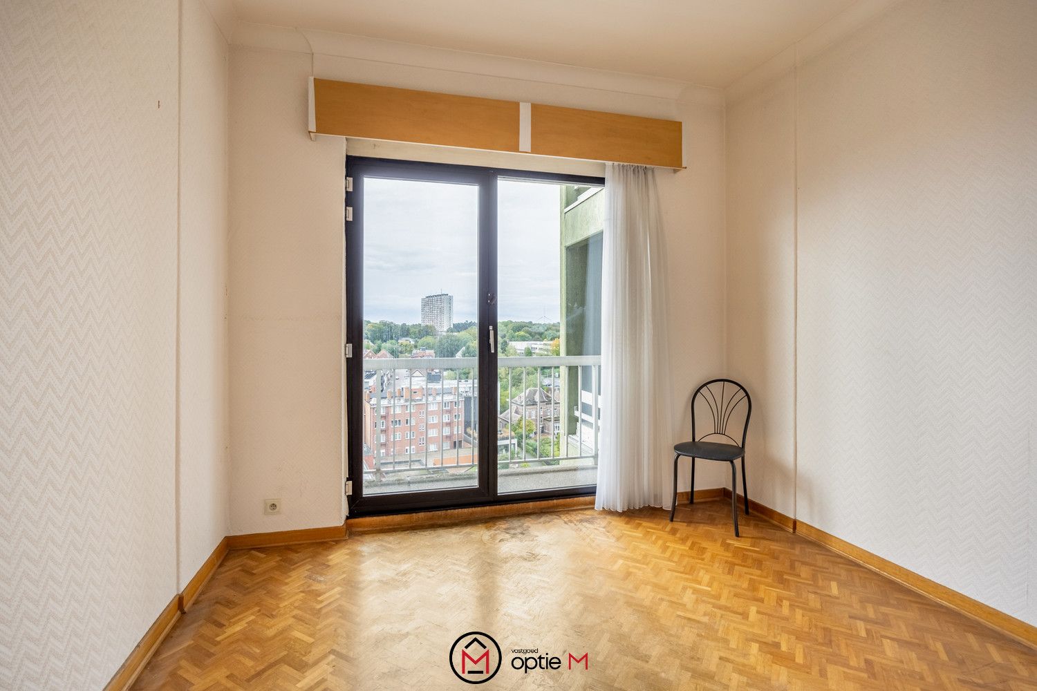 APPARTEMENT MET PANORAMISCH ZICHT EN TERRAS IN HARTJE GENK foto 11