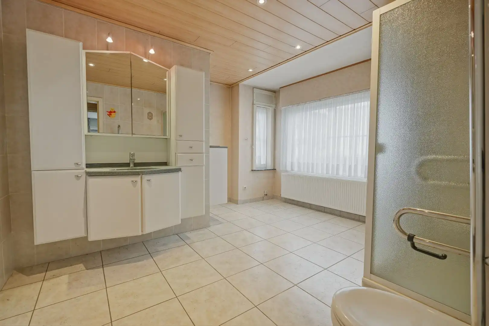 Riante gezinswoning met uniek panoramisch uitzicht en eindeloos potentieel op 644 m². foto 11
