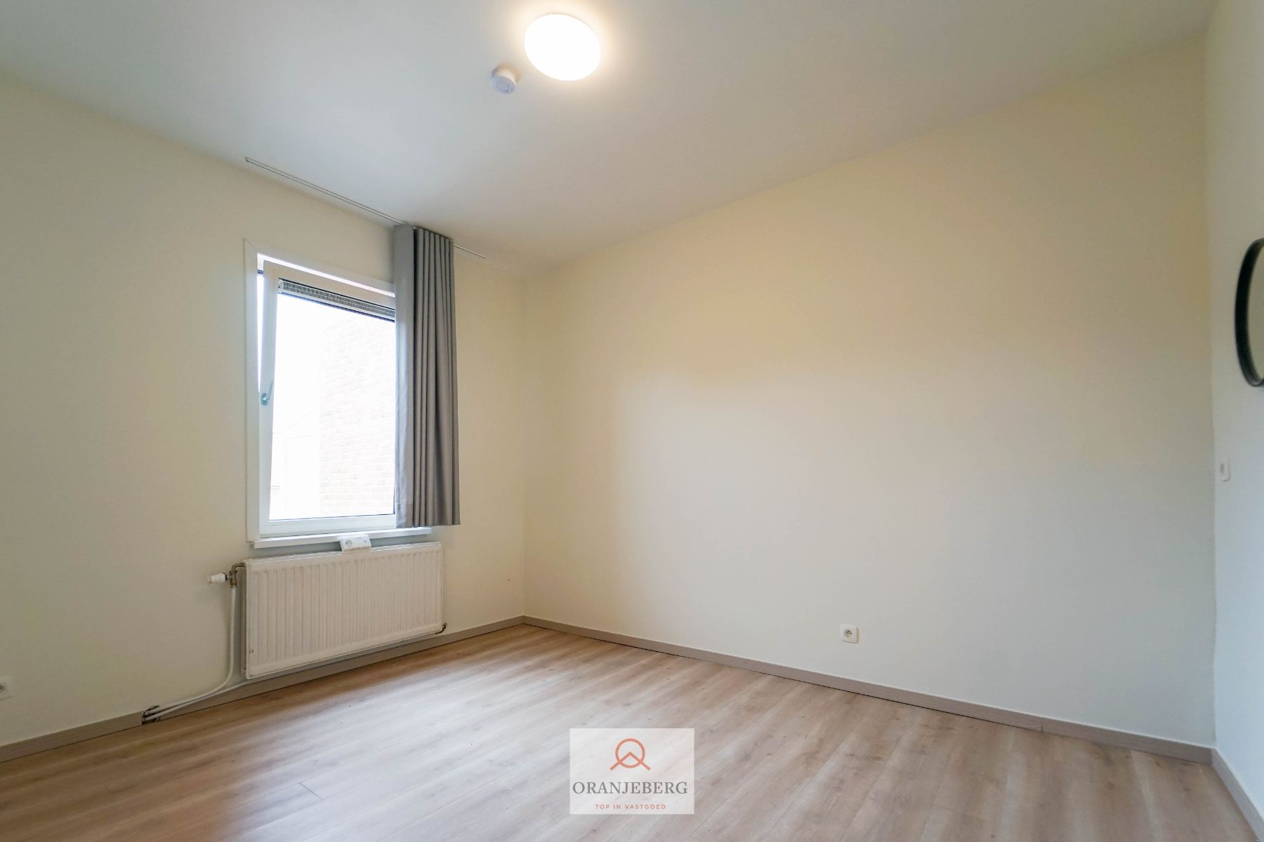 Goed bereikbare rijwoning nabij UZ met 6 slaapkamers te huur foto 22