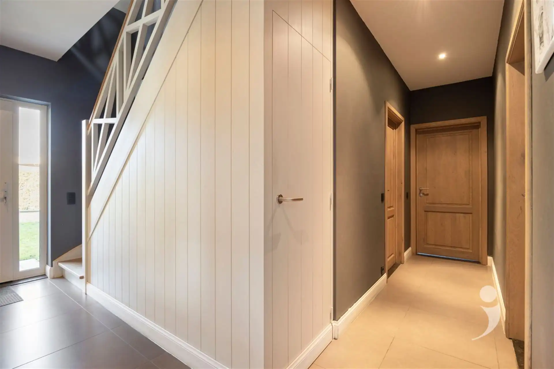 Prachtige villa met hoogwaardige afwerking foto 6