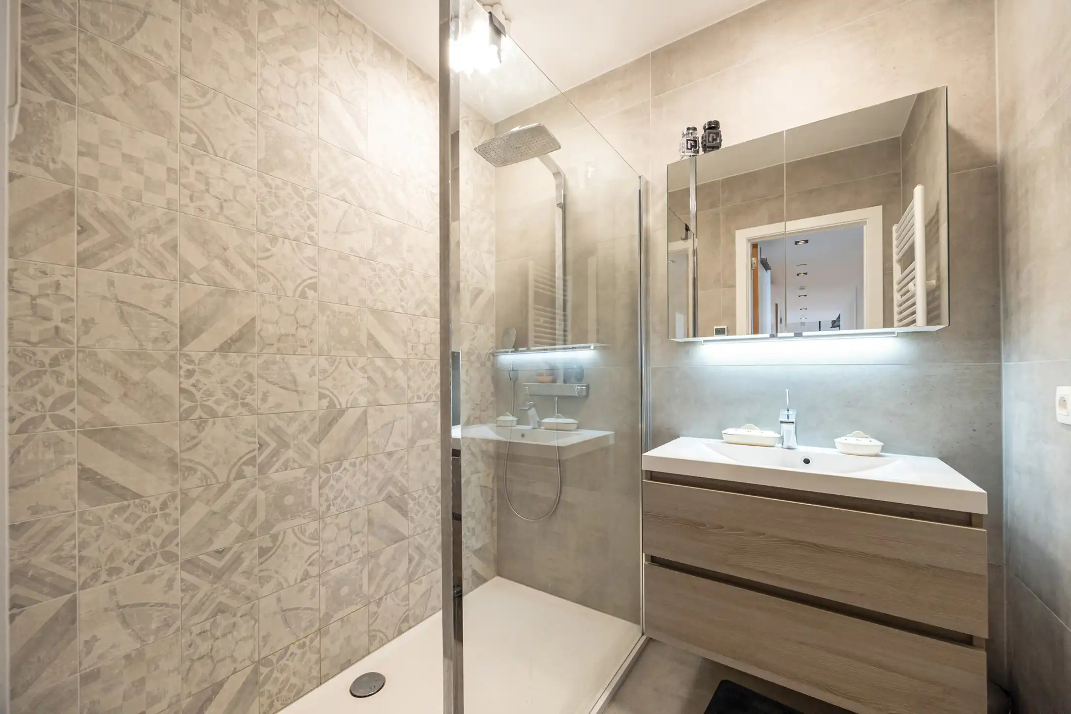 ANTWERPEN NIEUW-ZUID - Prachtig 2- slk appartement met panoramisch zicht op het Zuidpark foto 9