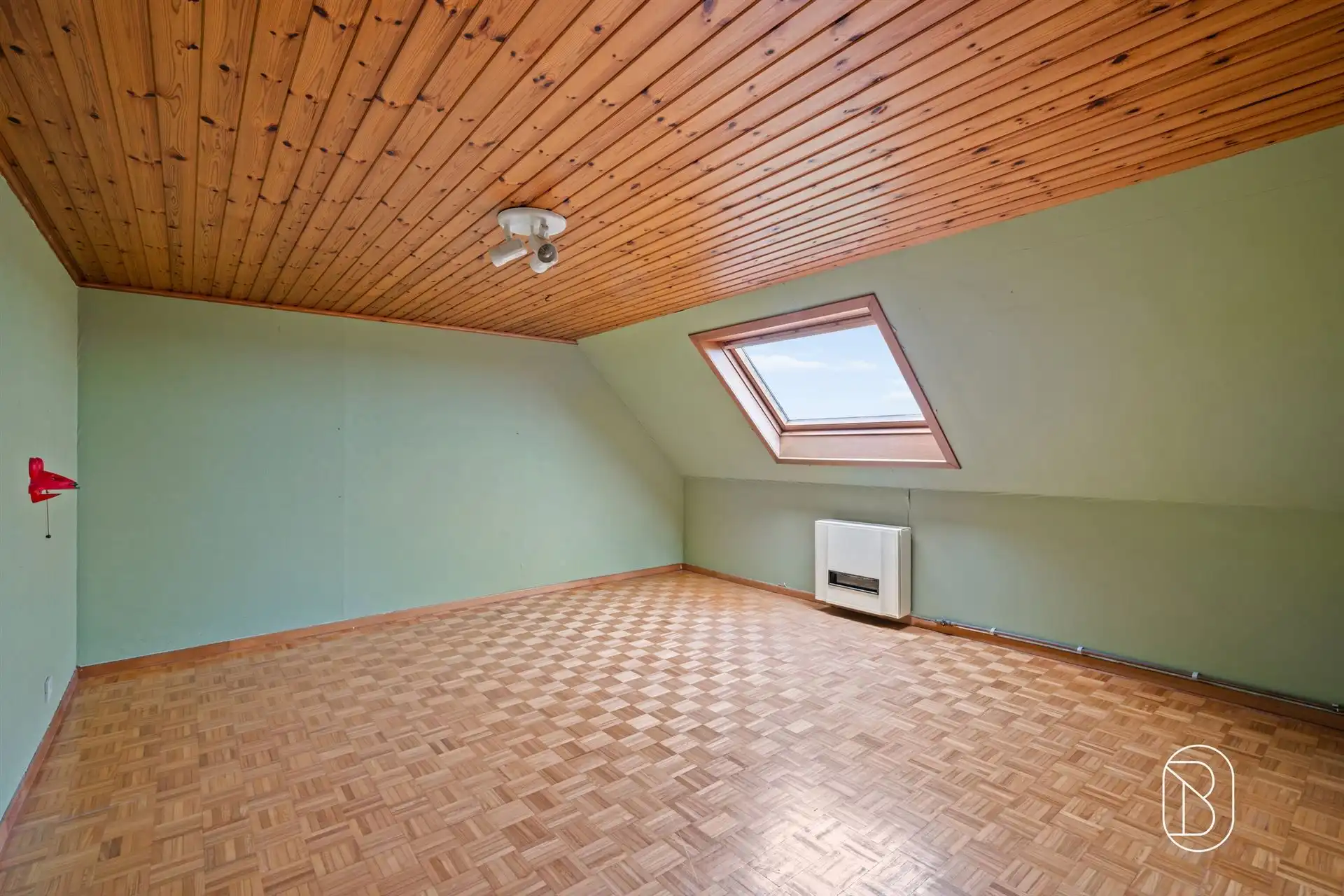 Karaktervolle hoeve met schuur en loods foto 17
