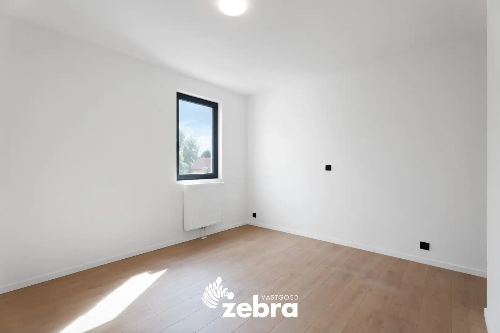 Gerenoveerde & energiezuinige woning met uitweg te Ledegem! foto 18