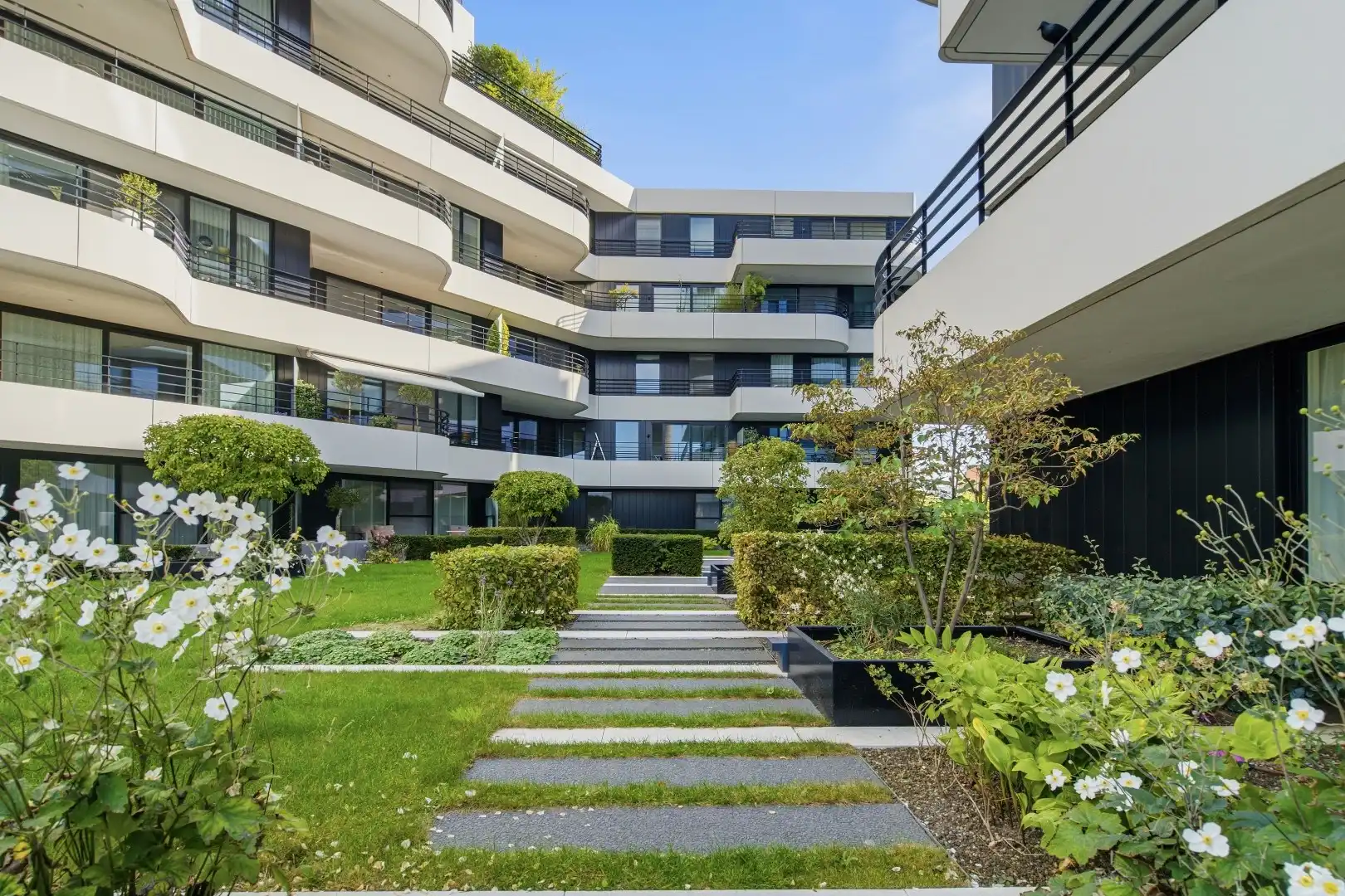 Exclusief wonen met een uniek zicht op het Albertkanaal foto 24