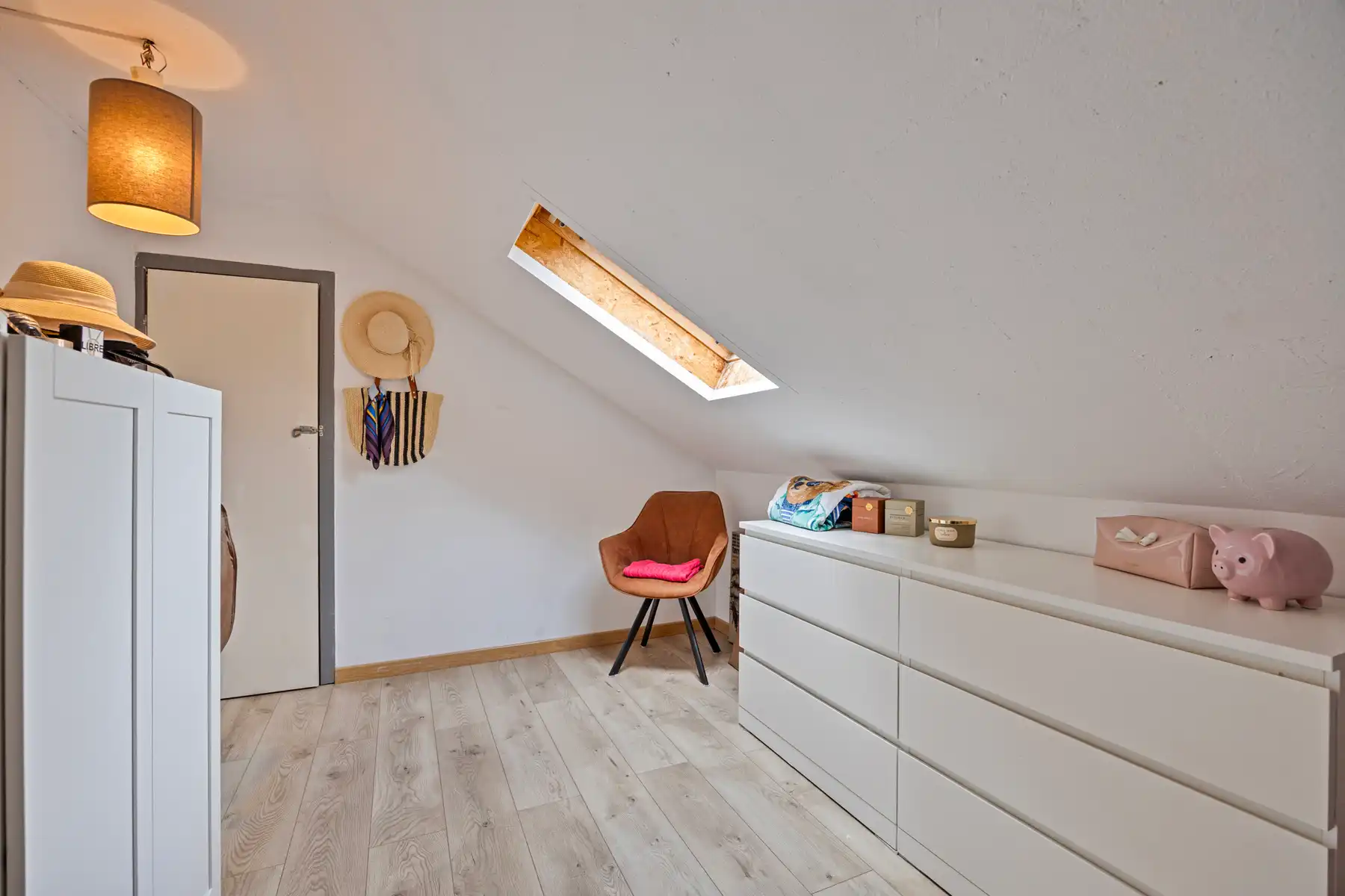Stijlvolle villa met zwembad, poolhouse en private tuin foto 25