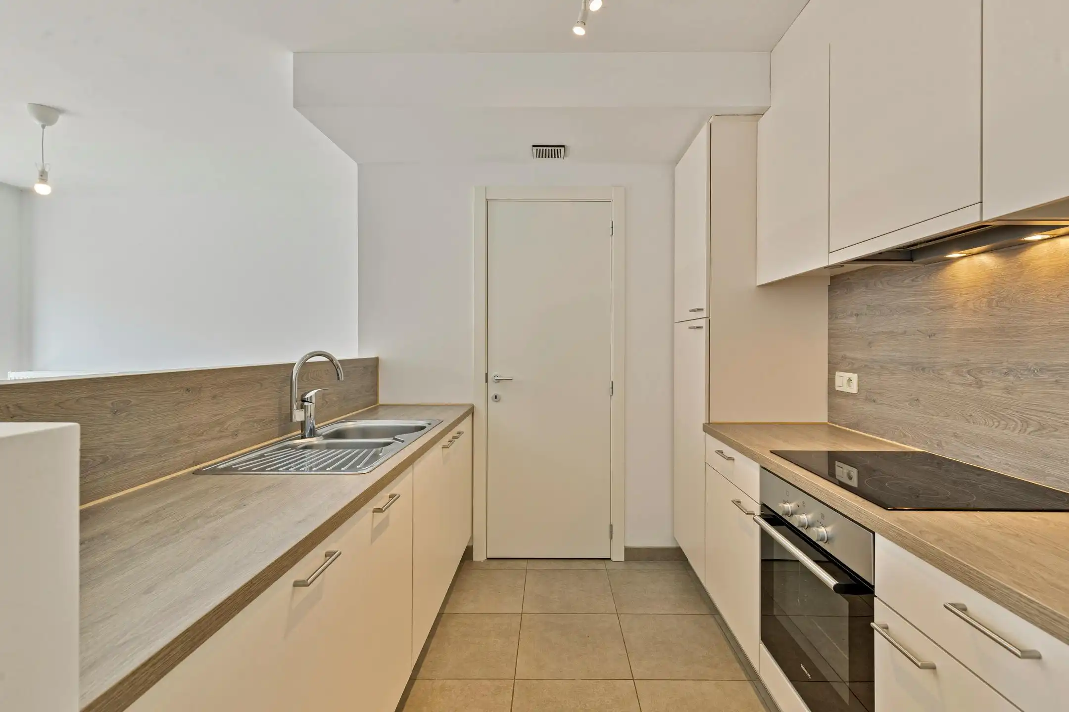 Modern en instapklaar appartement te koop in Roeselare foto 6