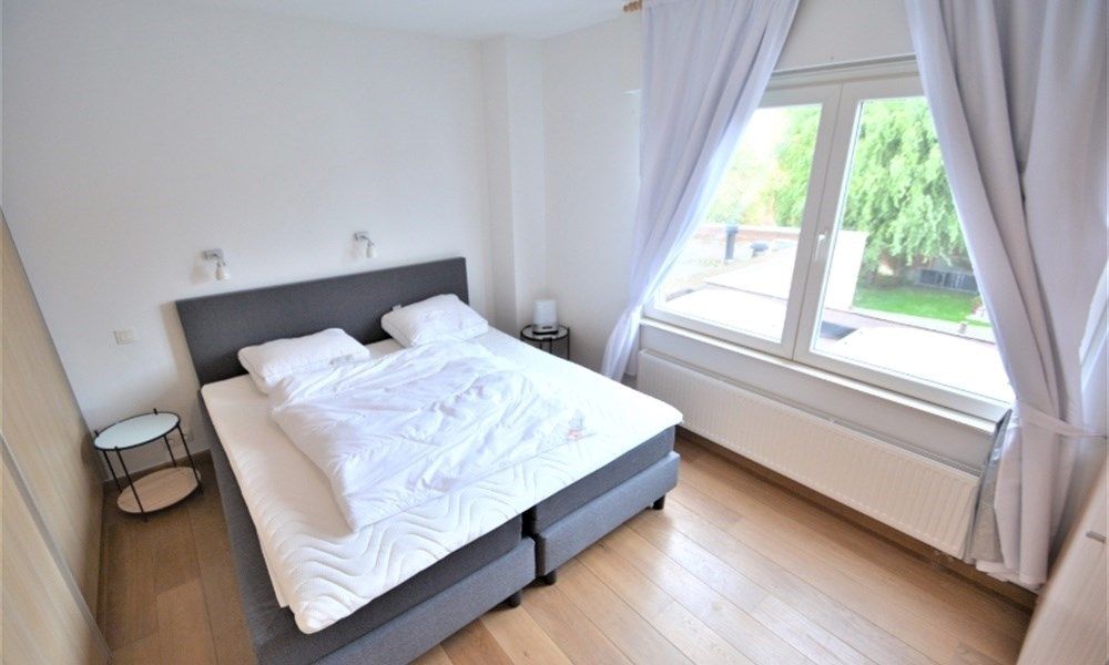 Ruime kangoeroewoning met tuin, terras en garage in Knokke, bouwjaar 1963, 3 slaapkamers, EPC-waarde 183.00, 2 badkamers, perceeloppervlakte 125.00, bewoonbare  foto 14
