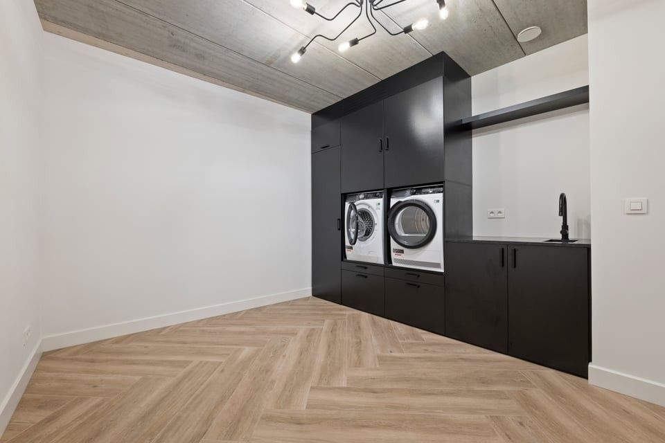 PRACHTIG GERENOVEERD APPARTEMENT MET GARAGE TE HUUR MIDDENIN HET CENTRUM VAN SINT-TRUIDEN foto 20