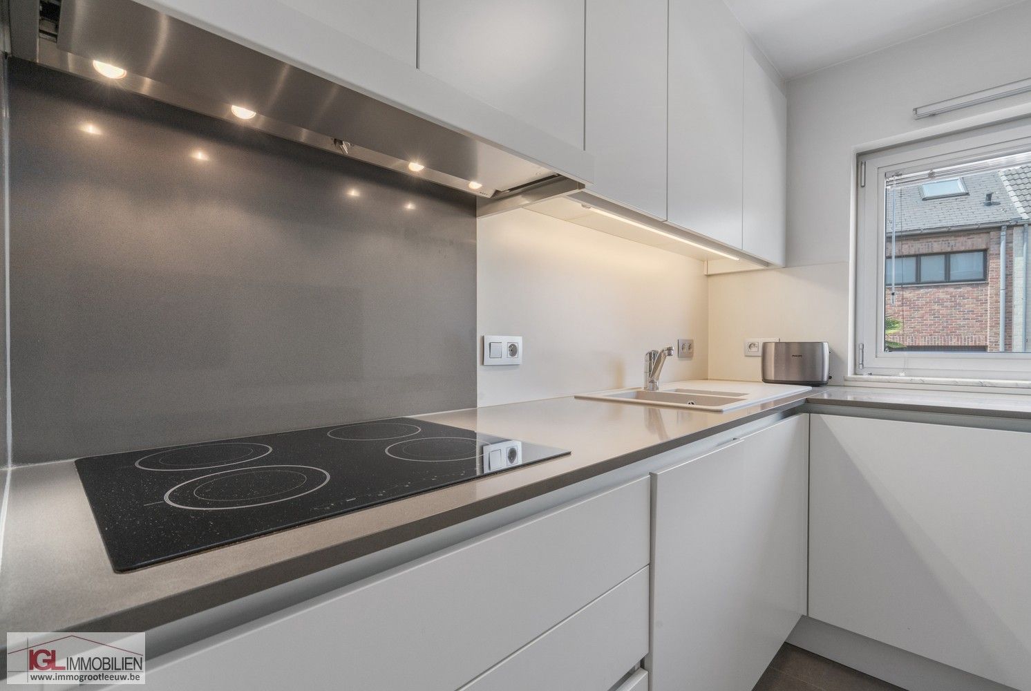 Modern appartement met 2 slaapkamers en garage! foto 5