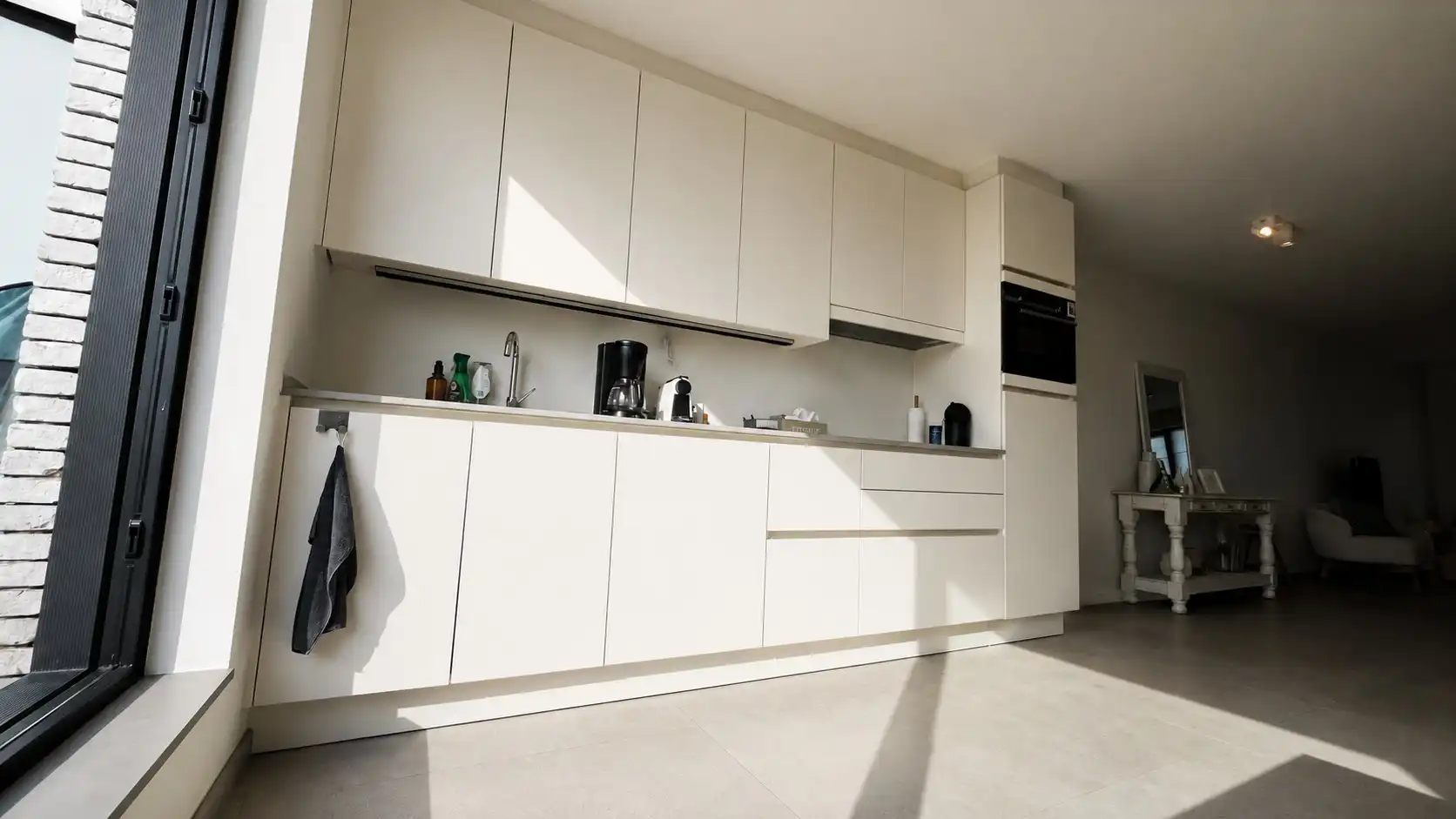 Prachtig appartement met groot terras, 2 kamers MET staanplaats foto 4