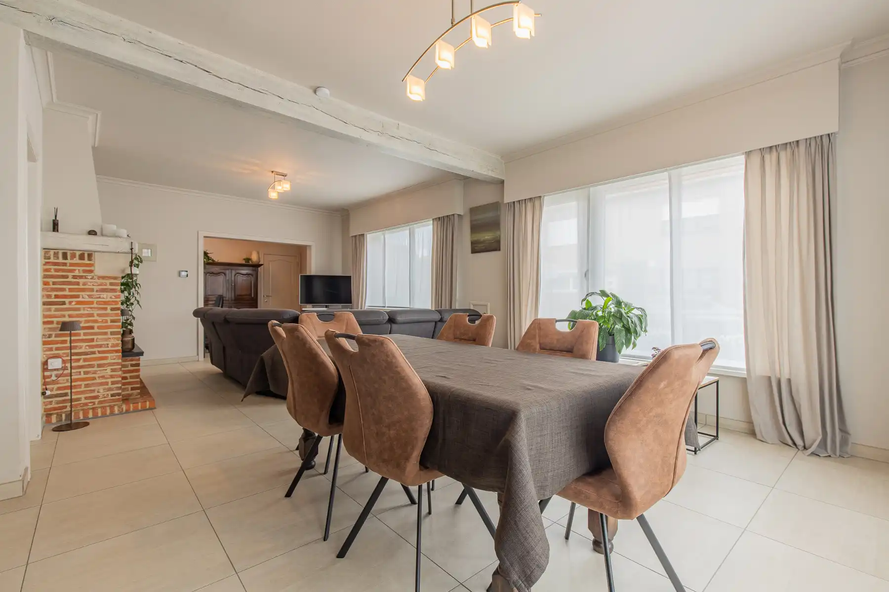 Instapklare woning in het centrum van Zele foto 3