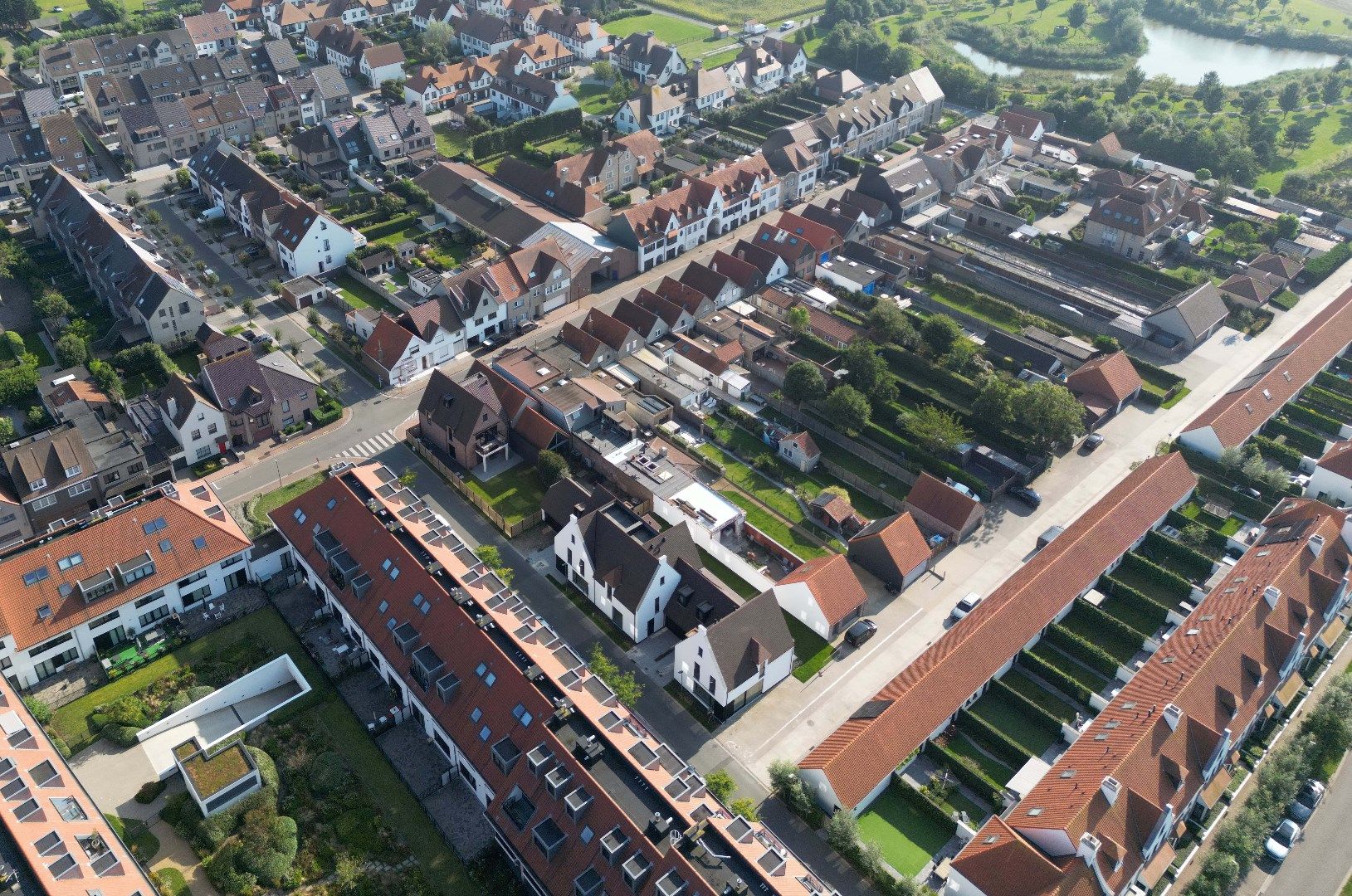 Nieuwbouwwoning rustig gelegen aan Duinenwater foto 2