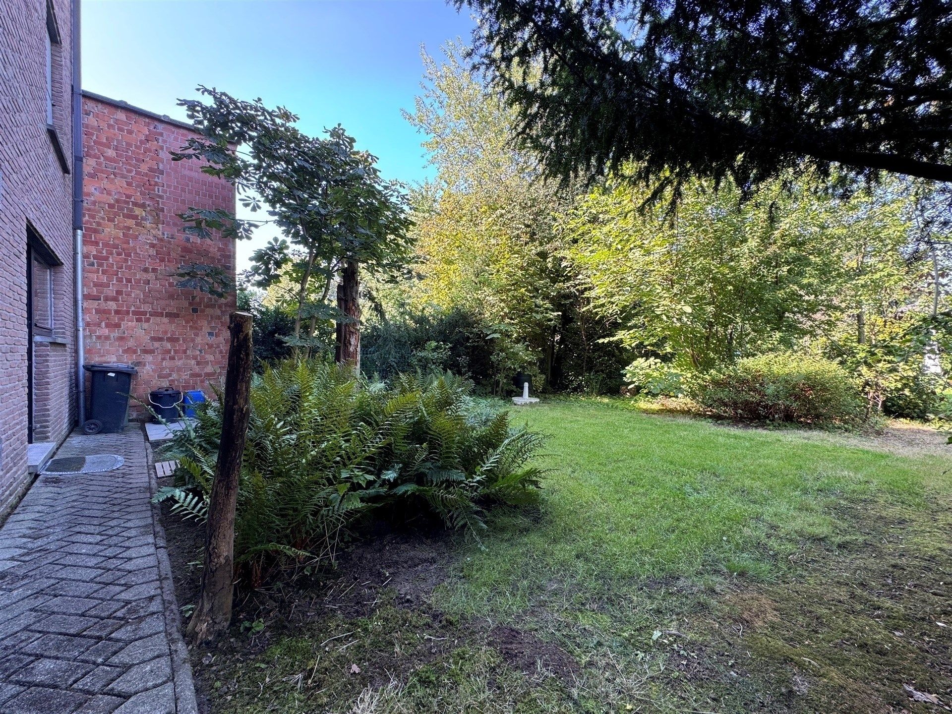 Gerenoveerd ruim appartement met tuin en garage gelegen in de wijk “Het Westveld”. foto 26