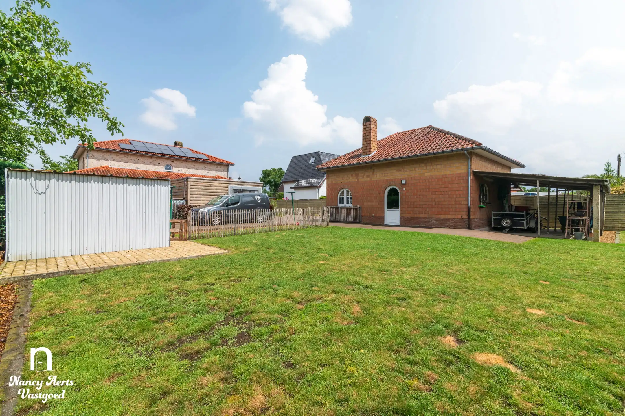 Ruime villa met praktijkruimte, kelder en zonnige tuin foto 29