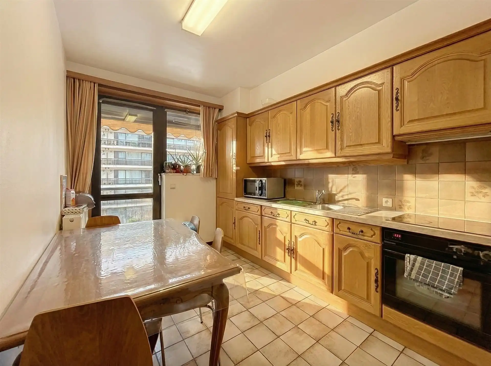 appartement met 2 terassen, 2 slaapkamers en garage  op toplocatie! foto 6