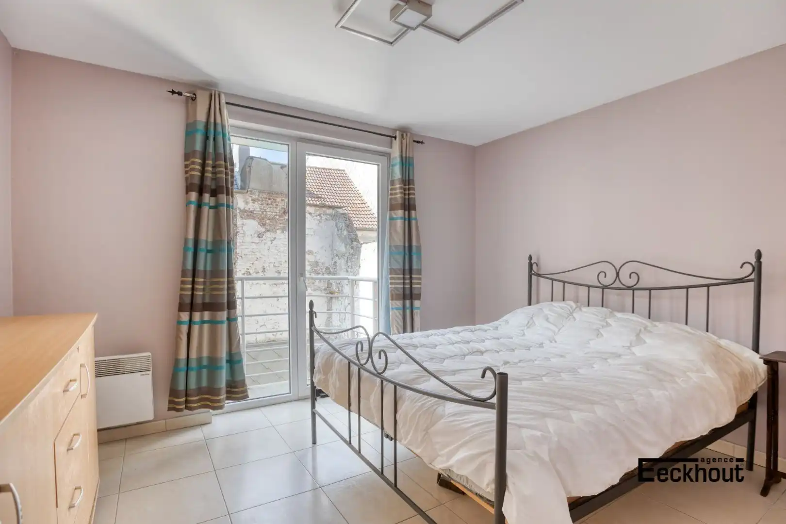 Ruim (100 m²) & instapklaar appartement (bouwjaar 2009) in het centrum van Oostende! foto 8