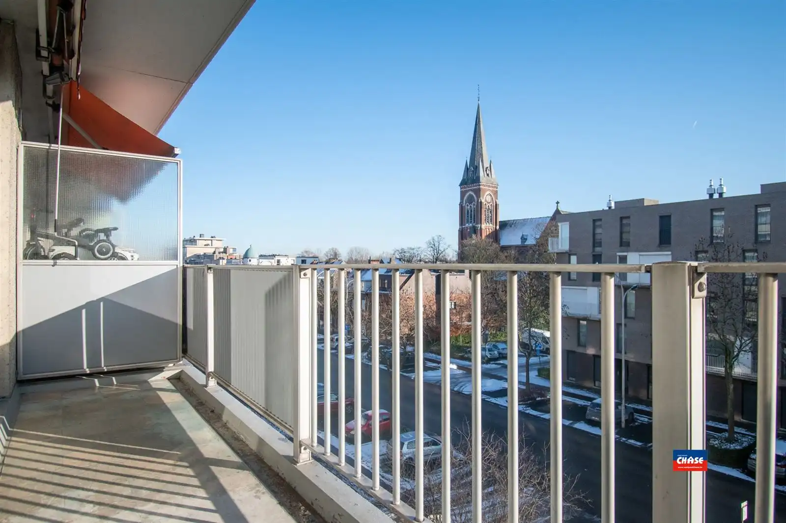 IN OPTIE !! Op te frissen appartement met 2 slaapkamers + zonnig terras foto 8