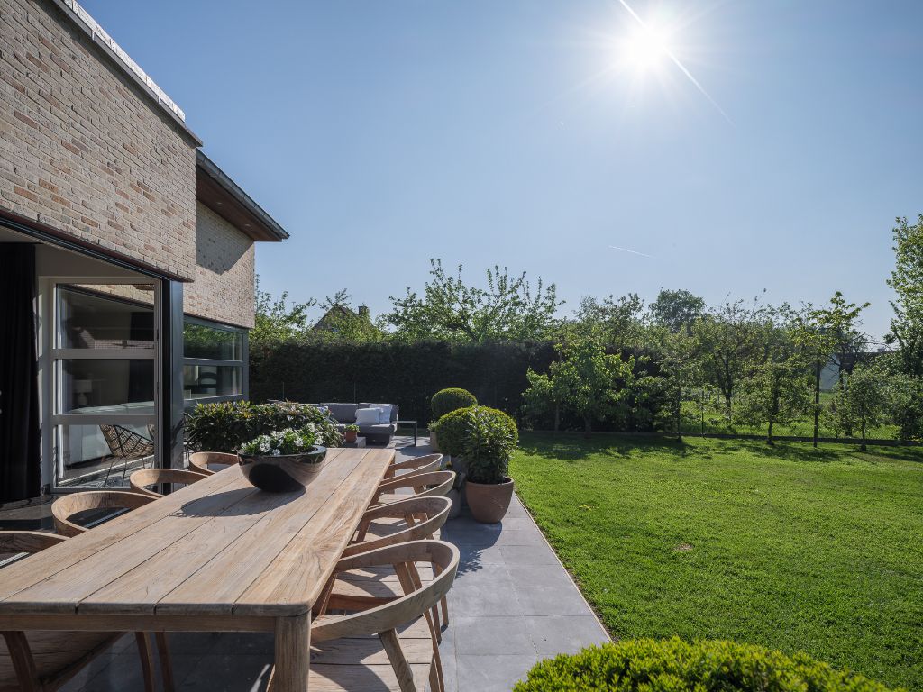 Villa met 4 slaapkamers, zonnige tuin met terras en dubbele inpandige garage in Kruisem. foto 9